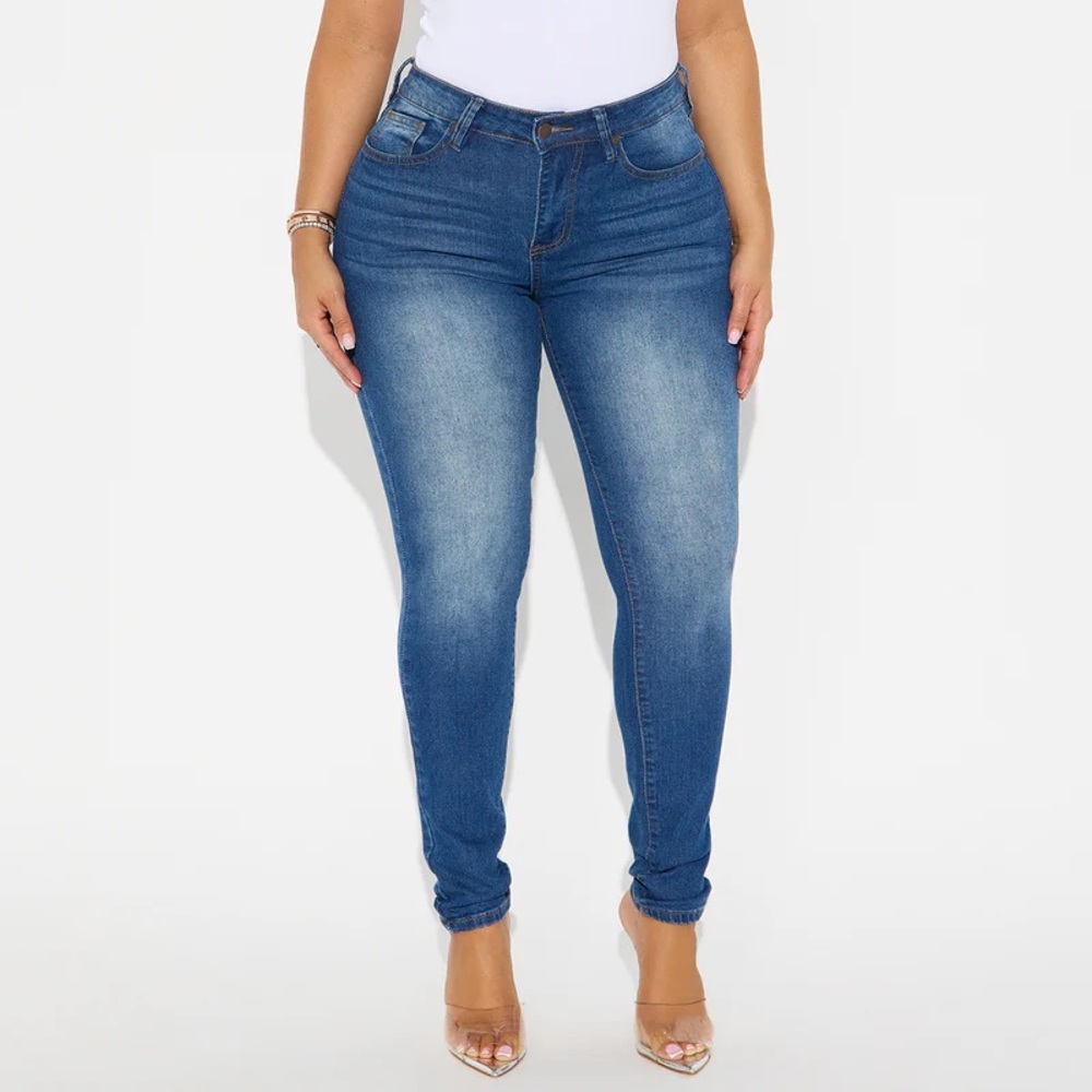 She's Fire Stretch Skinny Jeans - Medium Wash Size 13